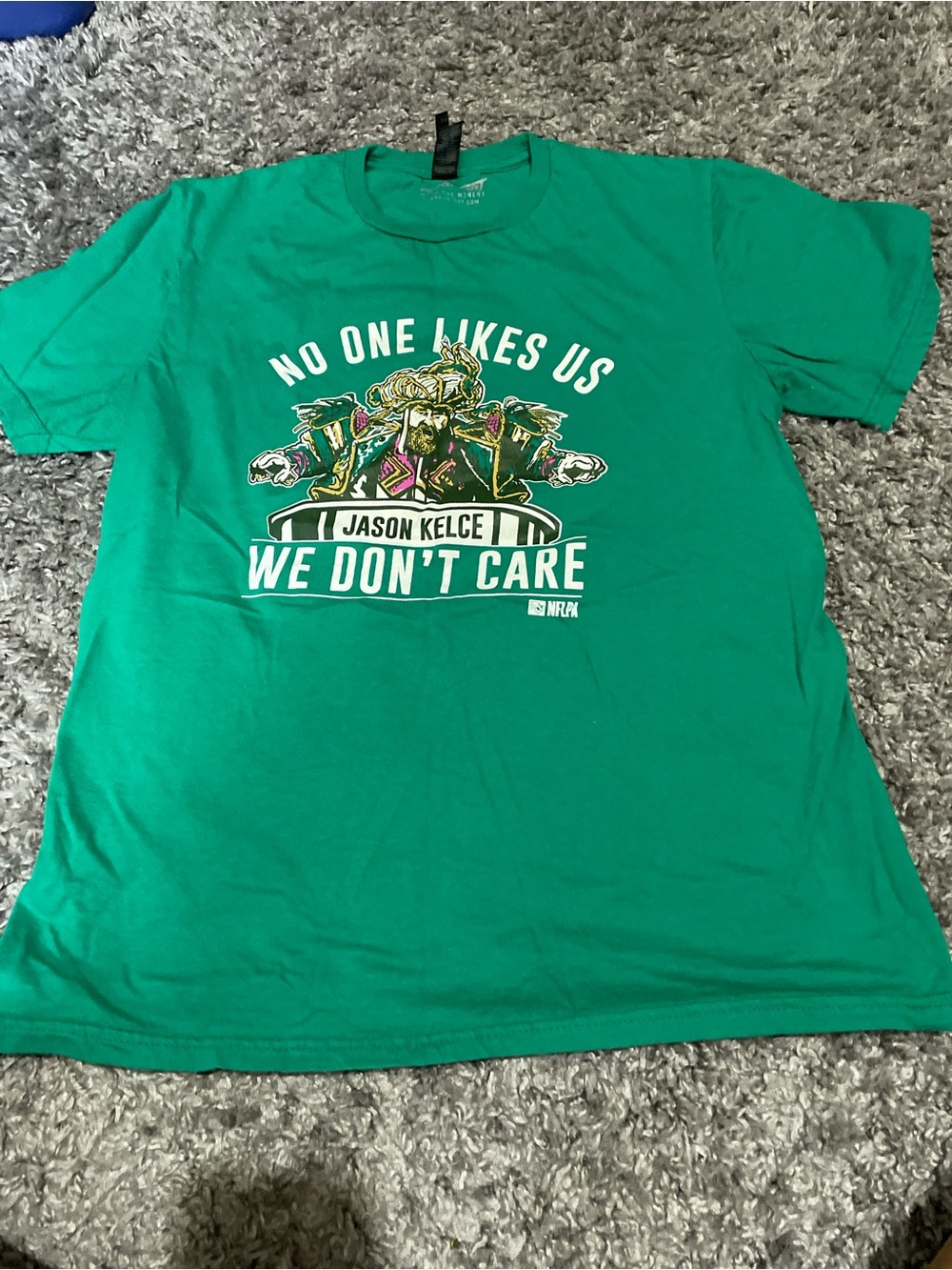 Jason Kelce: Breaking Tee Sport T-shirt Size M eagles NFL gear